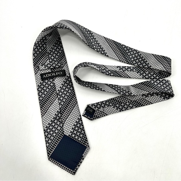 ADOLFO Men's Silver & Black Abstract Stripe 100% Silk Tie - Picture 1 of 7